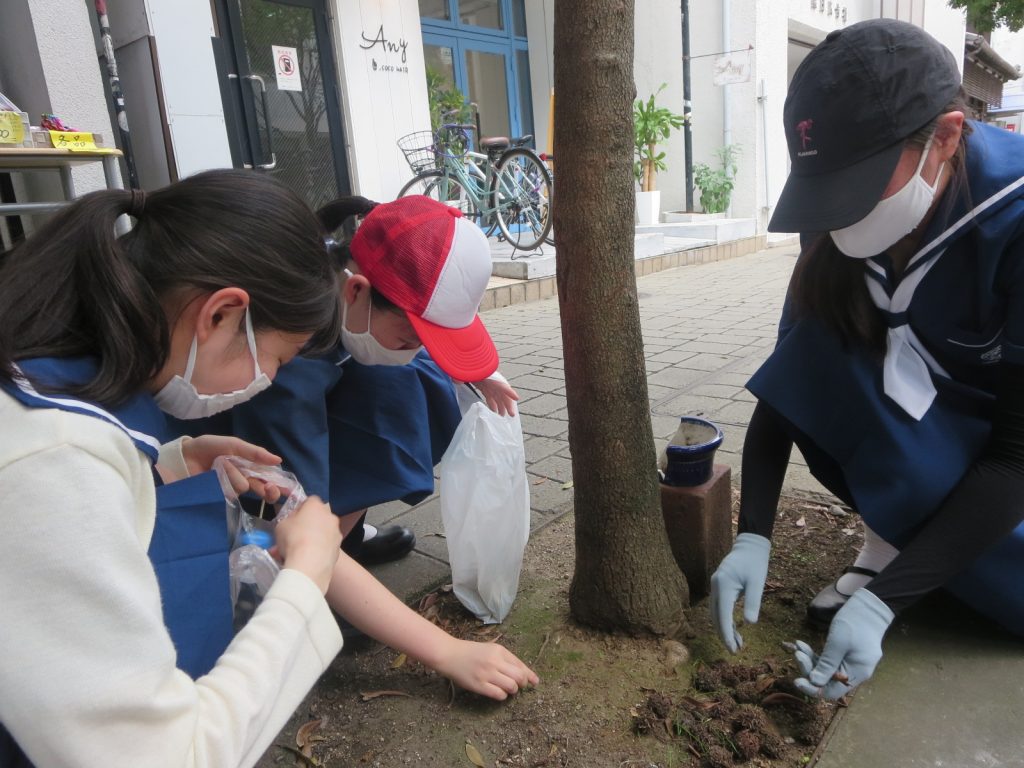 【高校】2年・地域清掃ボランティア（6/10・木） 高等学校 熊本信愛女学院