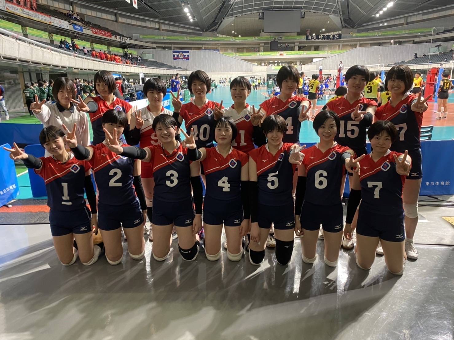 第74回日本バレーボール選手権 (春高)銀メダル 第74回日本バレーボール選手権 (春高)銀メダル 第74回日本