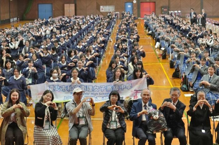【中学･高校】姉妹校「衛理女子高級中学」教育旅行団との交流（4/7･火）